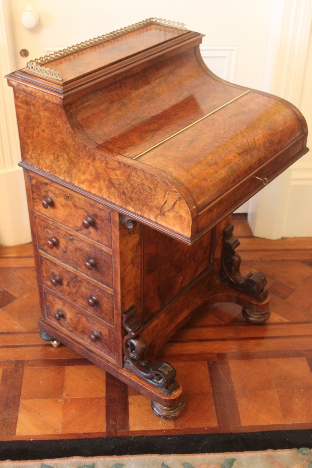 A fine Victorian Davenport desk View V