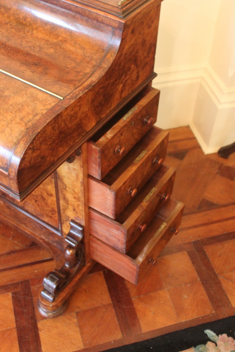 A fine Victorian Davenport desk View VII