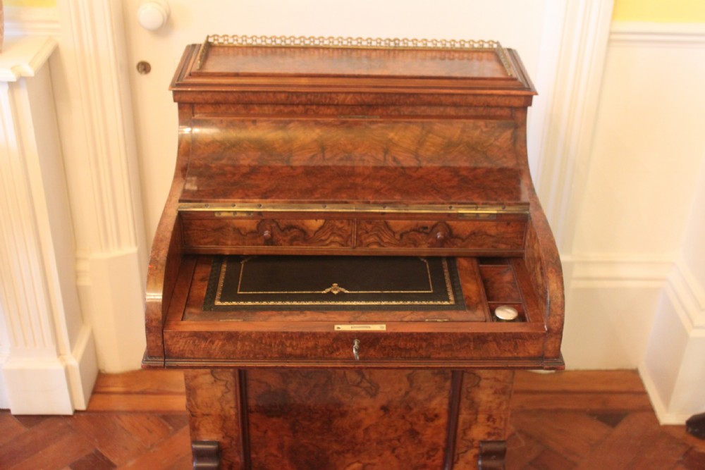 A fine Victorian Davenport desk View VIII
