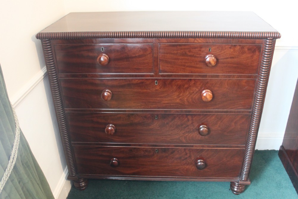 A George IV period mahogany chest of drawers