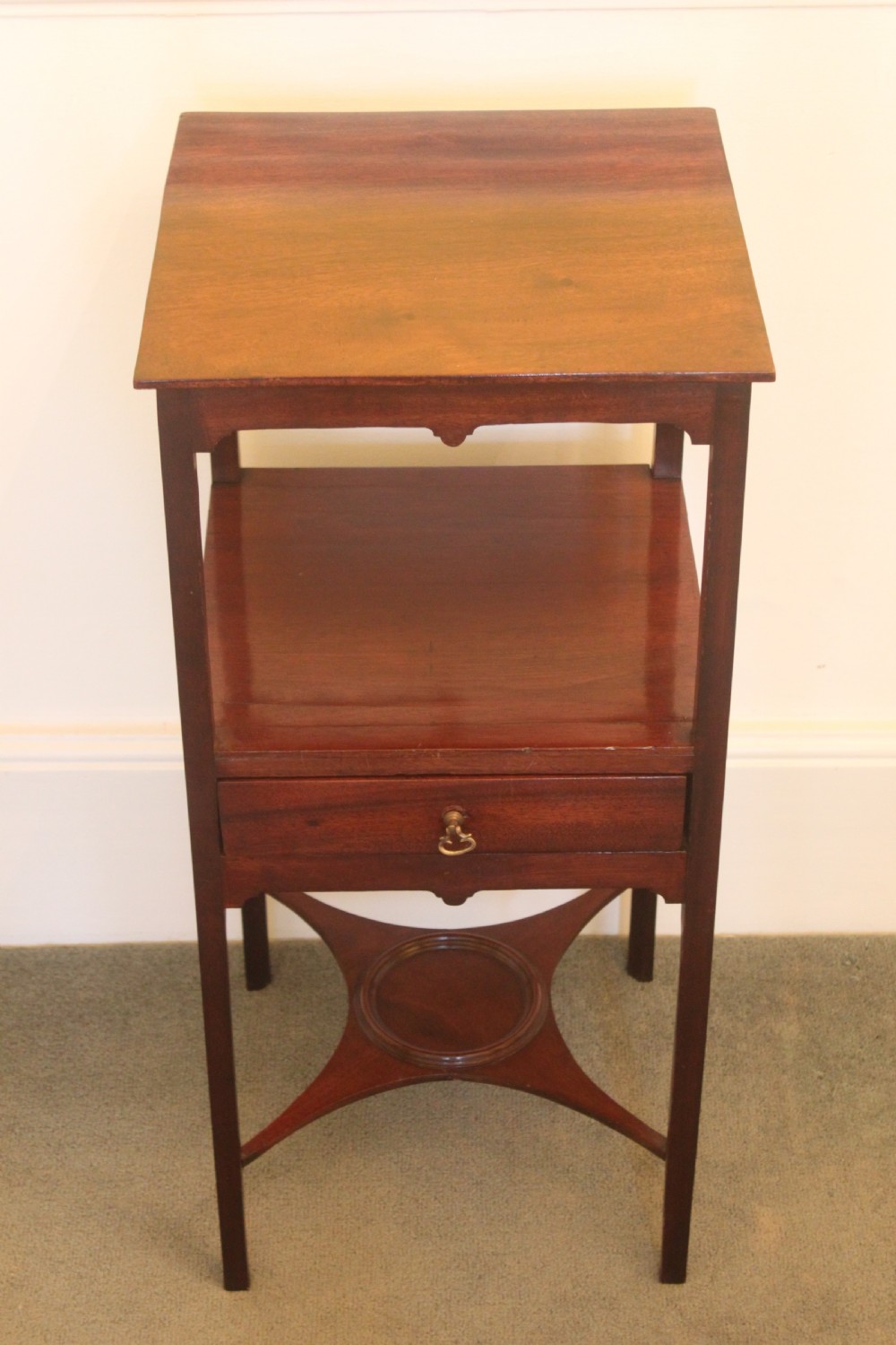 A square mahogany George III wash stand