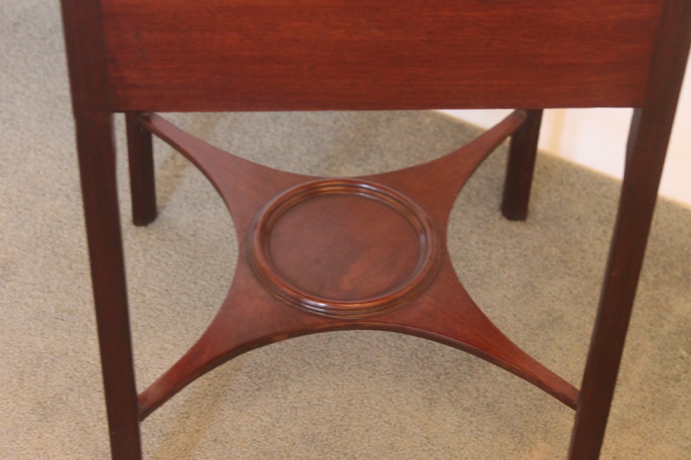 A square mahogany George III wash stand View VI