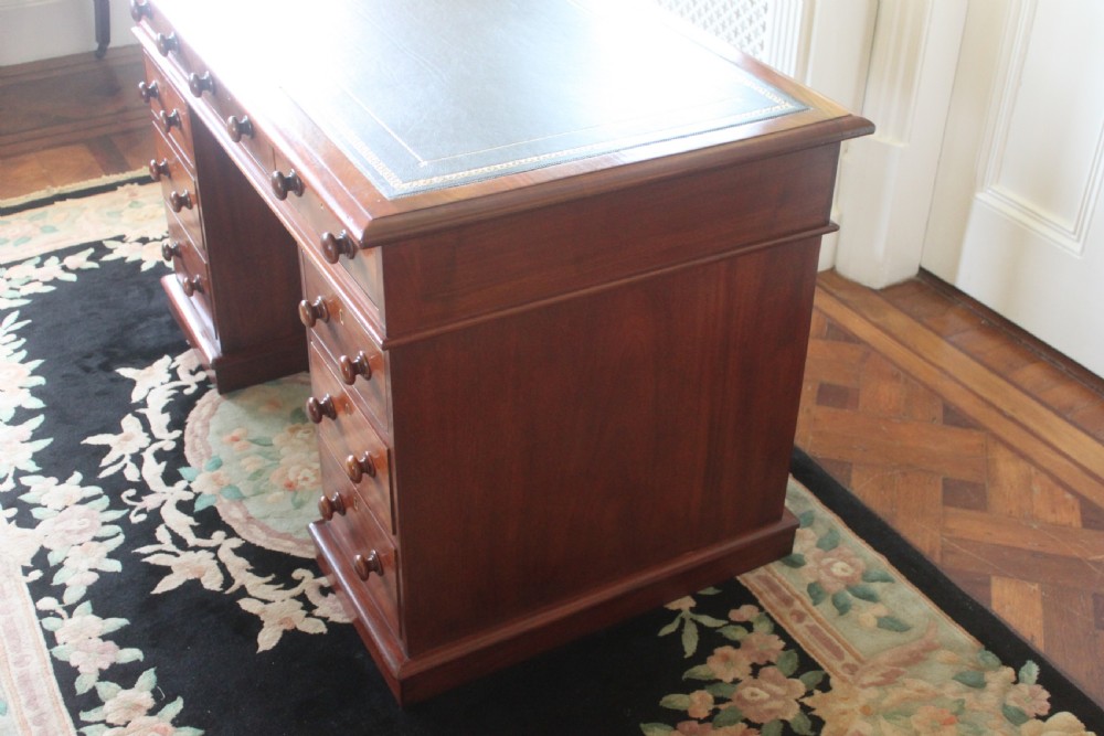 Victorian mahogany pedestal desk View III