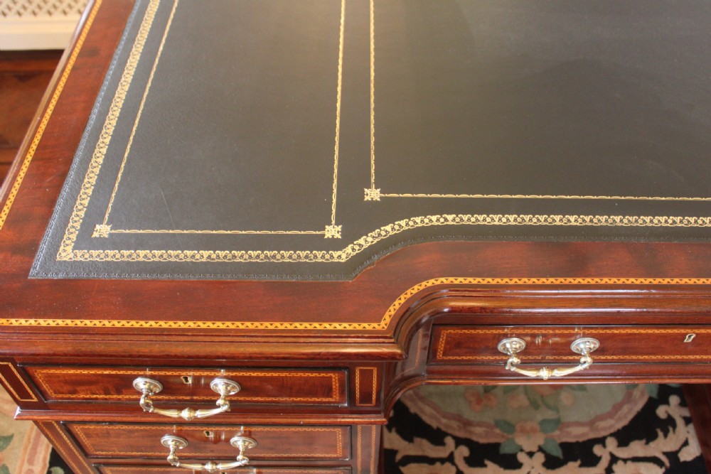 Late 19th century Sheraton Revival desk View XI