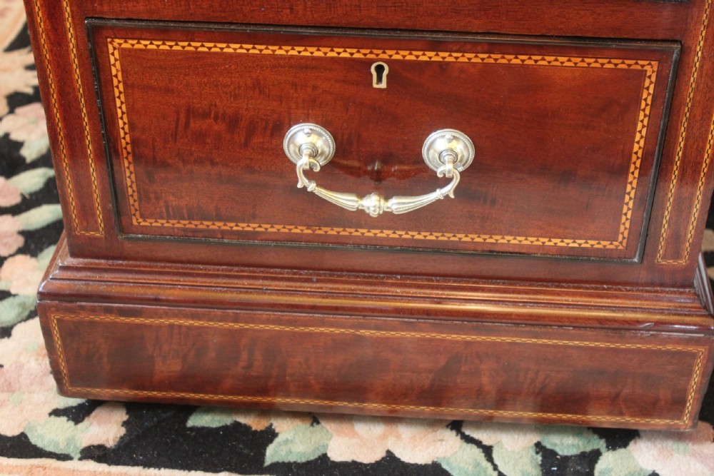 Late 19th century Sheraton Revival desk View XVII