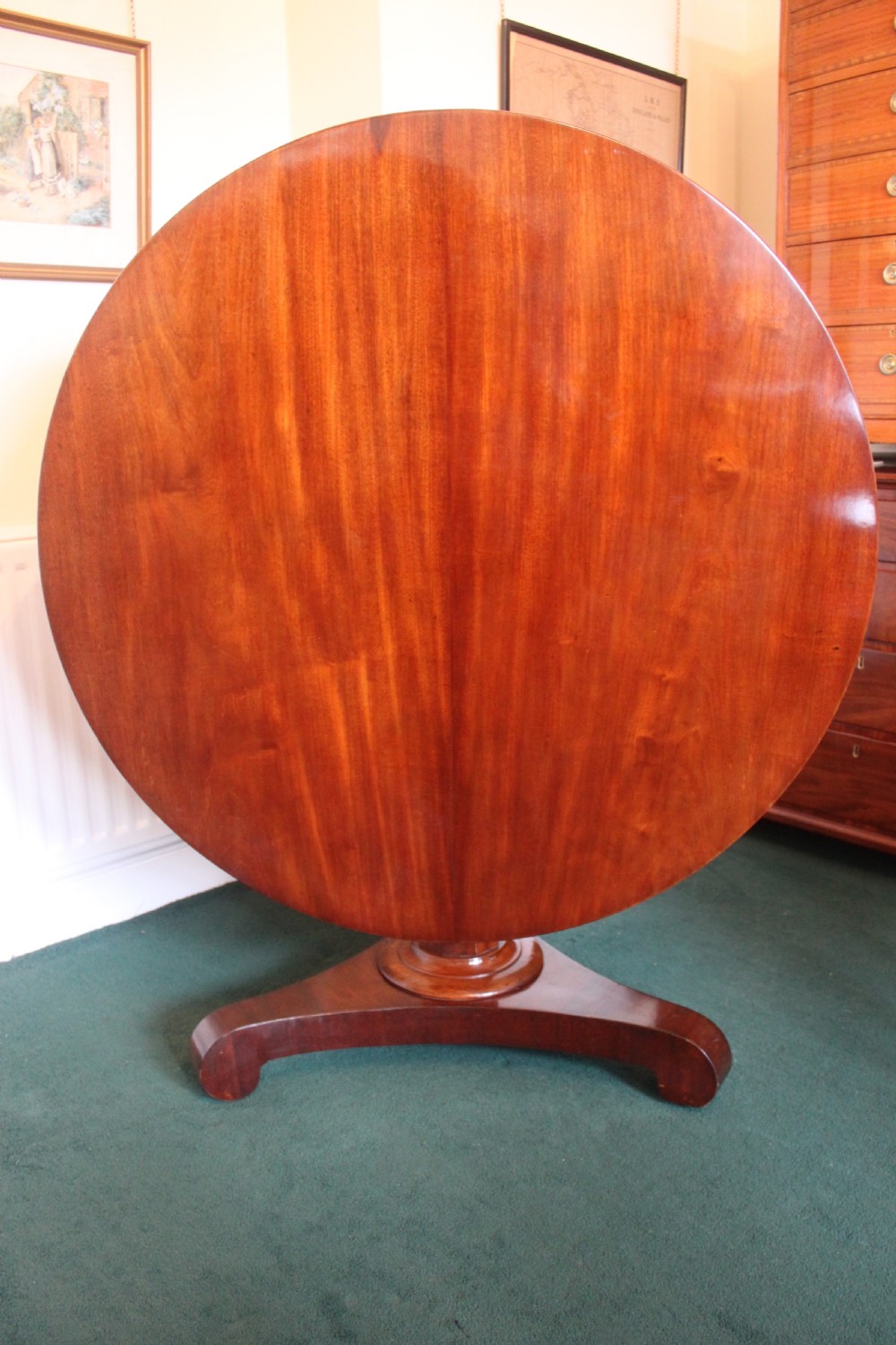 Victorian mahogany round table