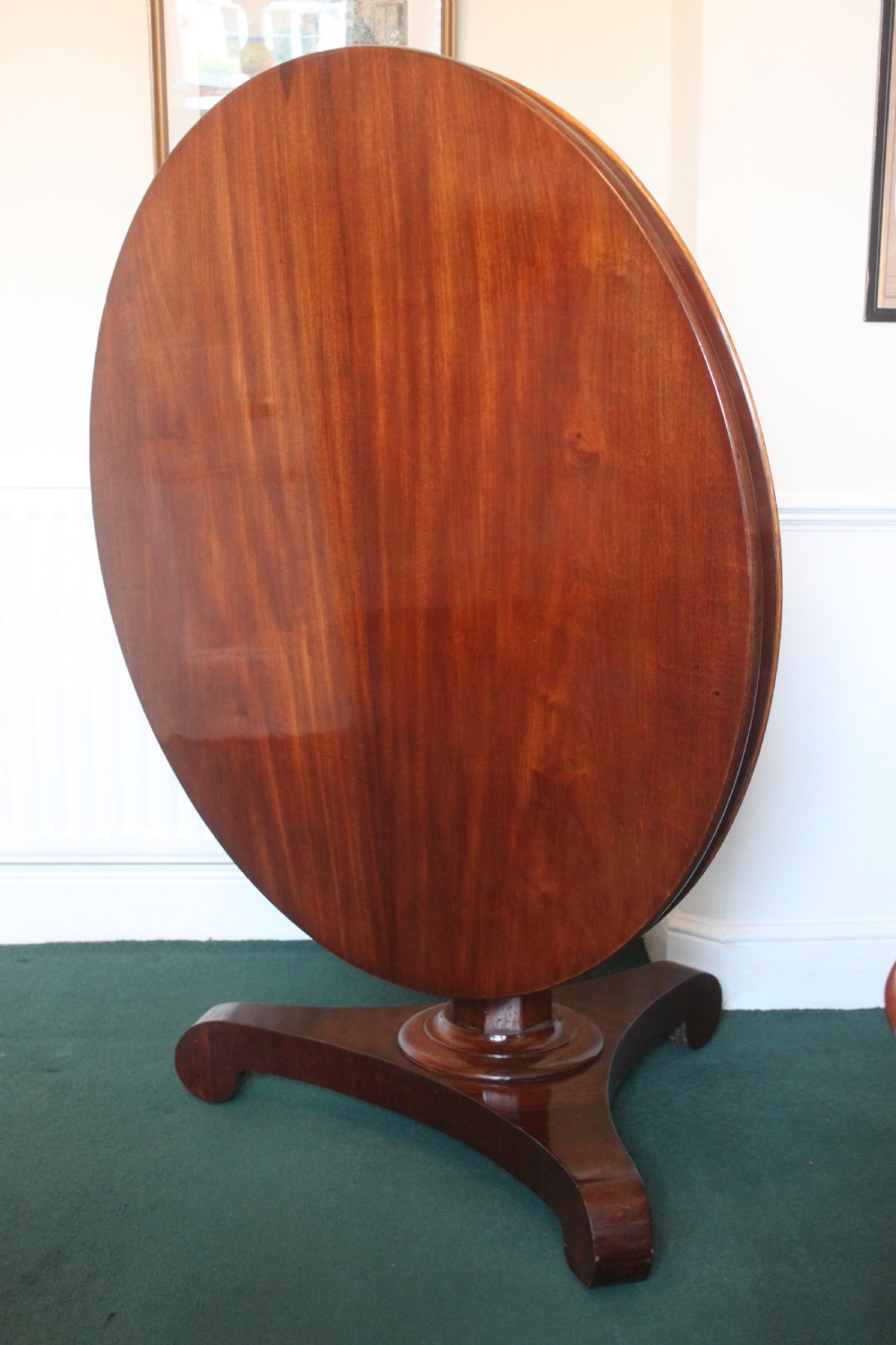 Victorian mahogany round table View II