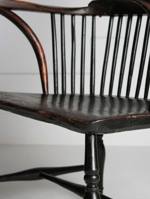 EARLY 19TH CENTURY HIGH BACK WINDSOR ARMCHAIR - ADDITIONAL PHOTO 1