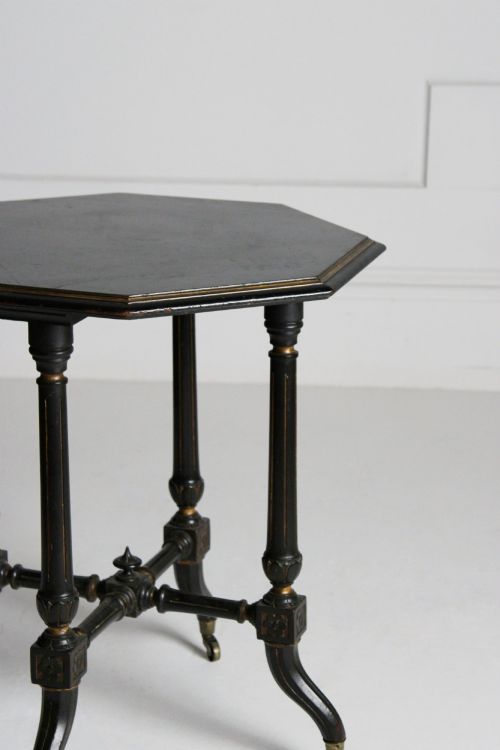 19TH CENTURY EBONISED OCCASIONAL TABLE ATTRIBUTED TO GILLOWS - ADDITIONAL PHOTO 5