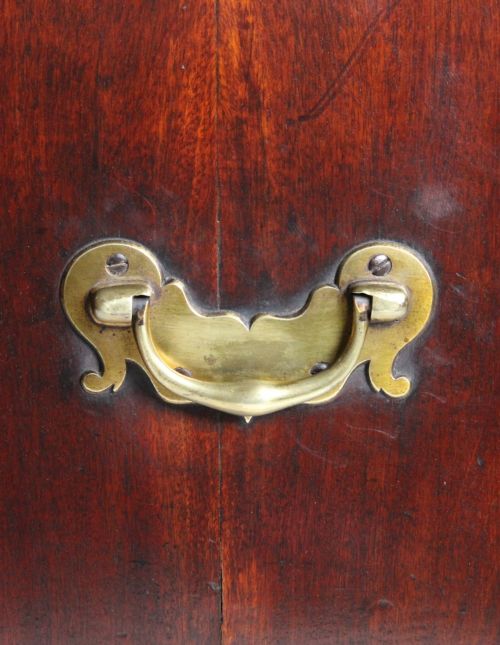 GEORGE II RED WALNUT KNEEHOLE DESK - ADDITIONAL PHOTO 1
