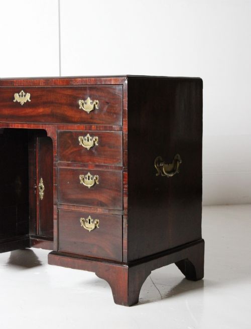 GEORGE II RED WALNUT KNEEHOLE DESK - ADDITIONAL PHOTO 6