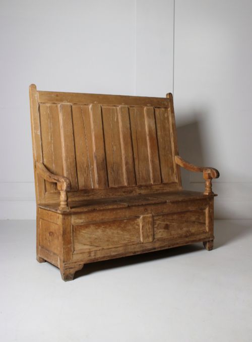 PINE FARMHOUSE BOX SETTLE 19TH CENTURY