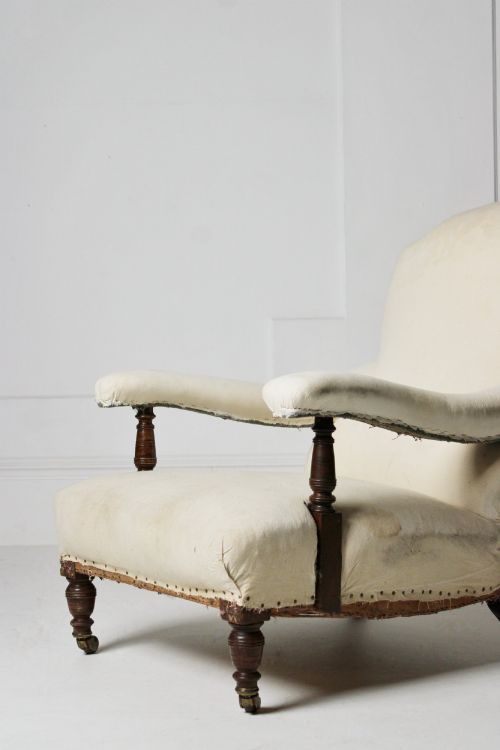 COUNTRY HOUSE OPEN ARMCHAIR BY HAMPTON SONS - ADDITIONAL PHOTO 2