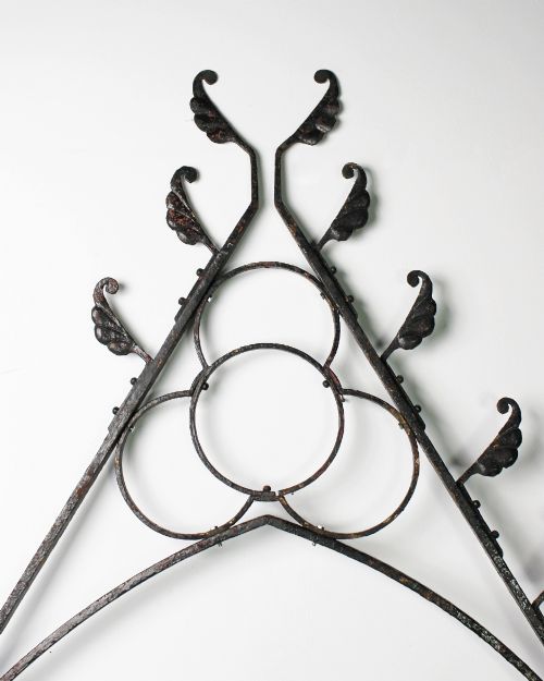 IRON GOTHIC REVIVAL ARCH BY JOHN JOHNSON C1856 - ADDITIONAL PHOTO 1