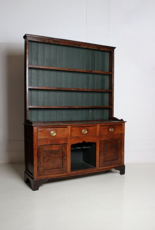GEORGE III COUNTRY DOG KENNEL DRESSER IN OAK