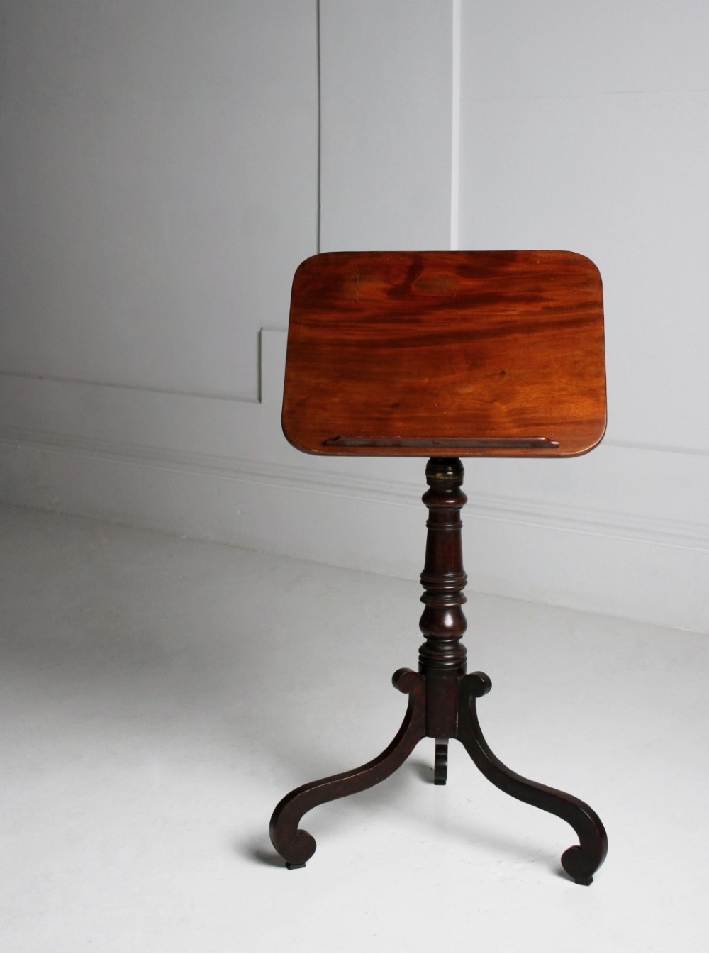 Regency library/reading table View VII