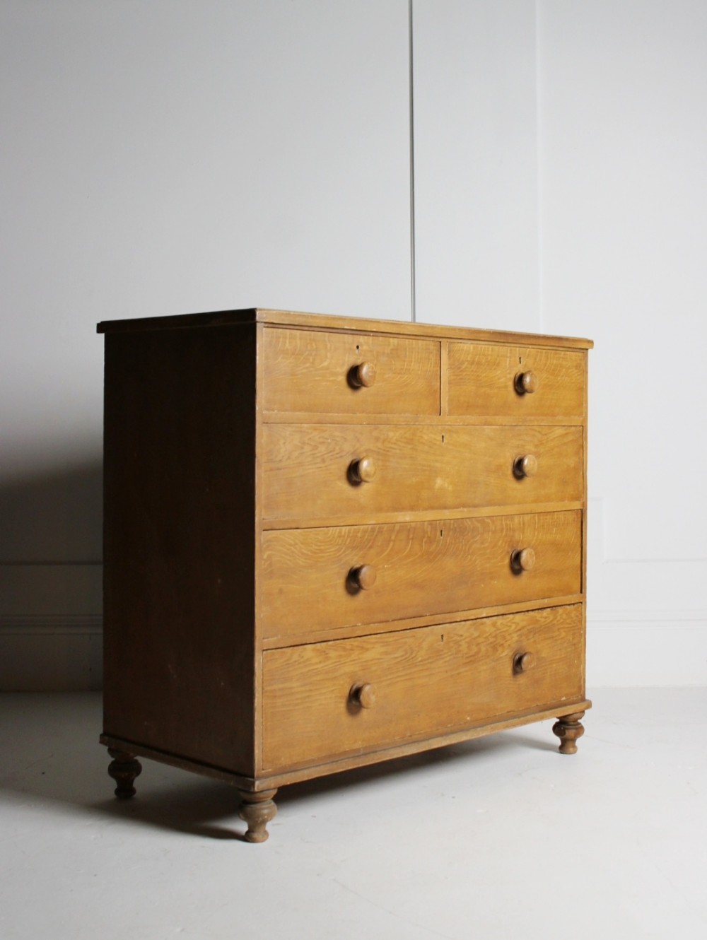 Pine drawers in original paint 19th century View IV