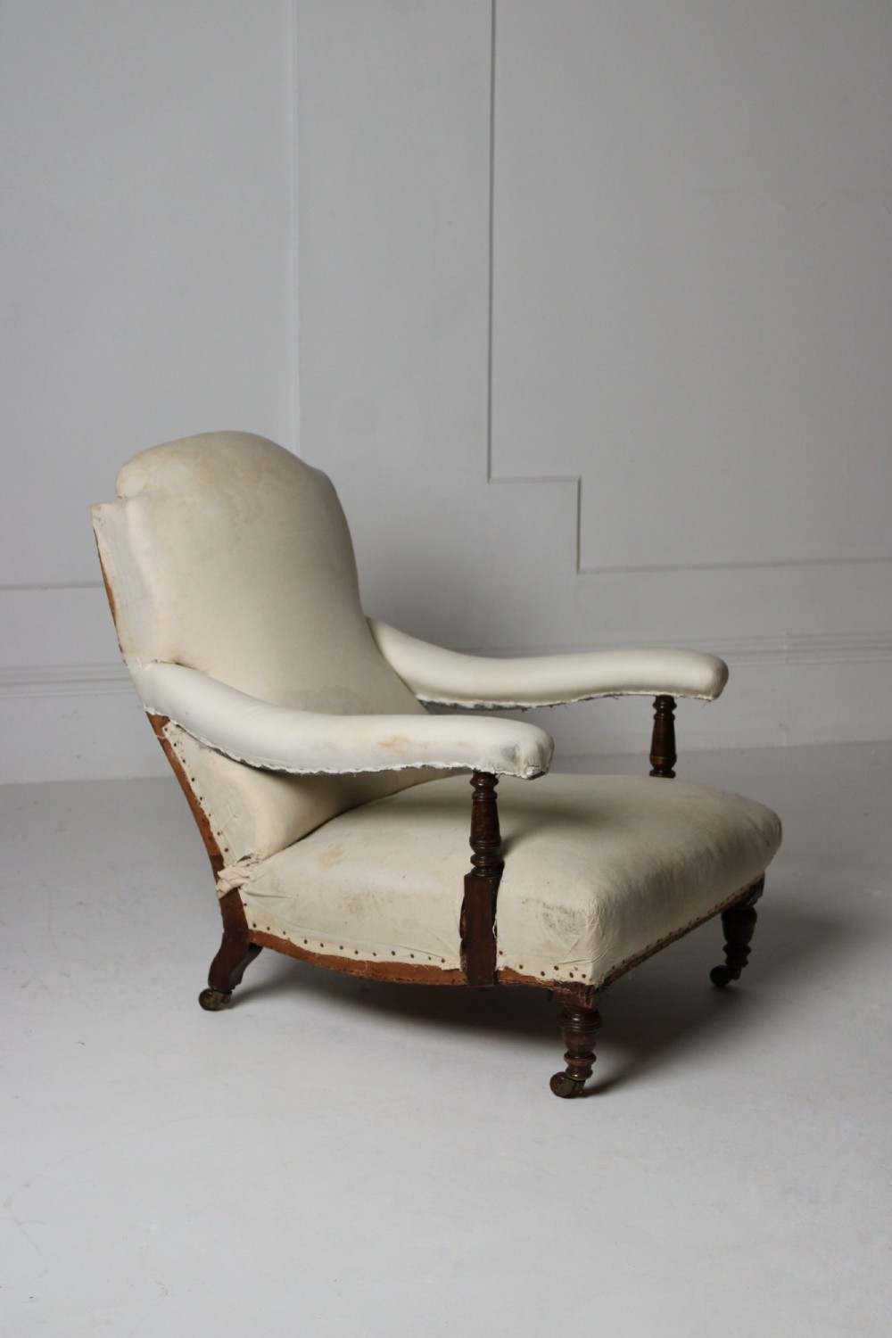 Country house open armchair by Hampton & Sons View VI