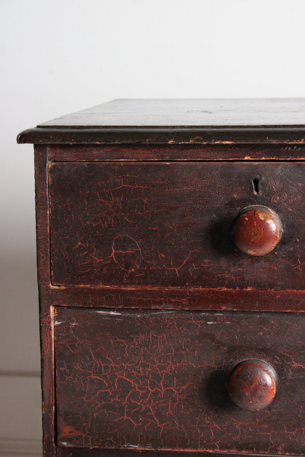 painted pine chest of drawers 19th century View III