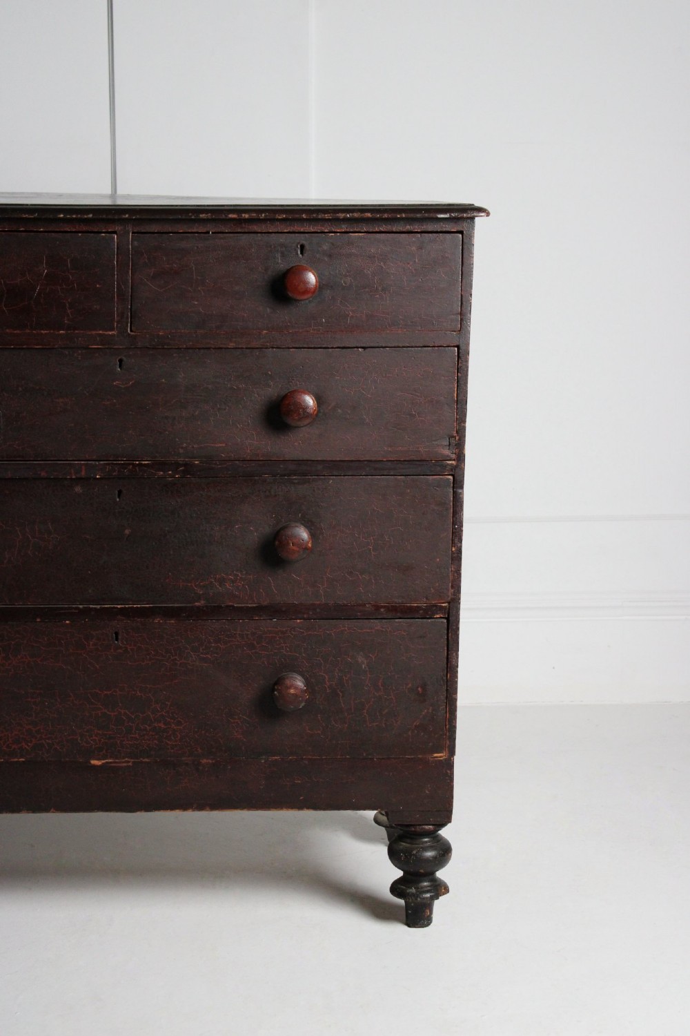 painted pine chest of drawers 19th century View V