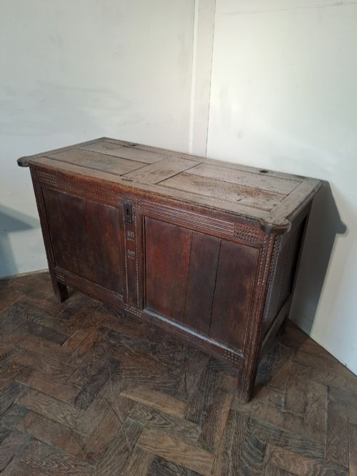 Small French oak coffer