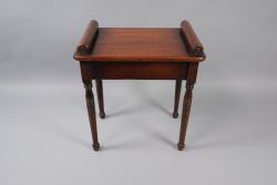 MAHOGANY HALL SEAT