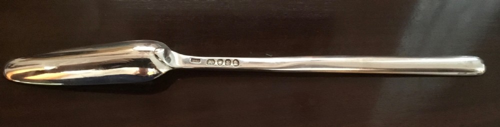 An antique Georgian double-ended sterling silver marrow scoop featuring two distinct sizes of elongated channel troughs. View V