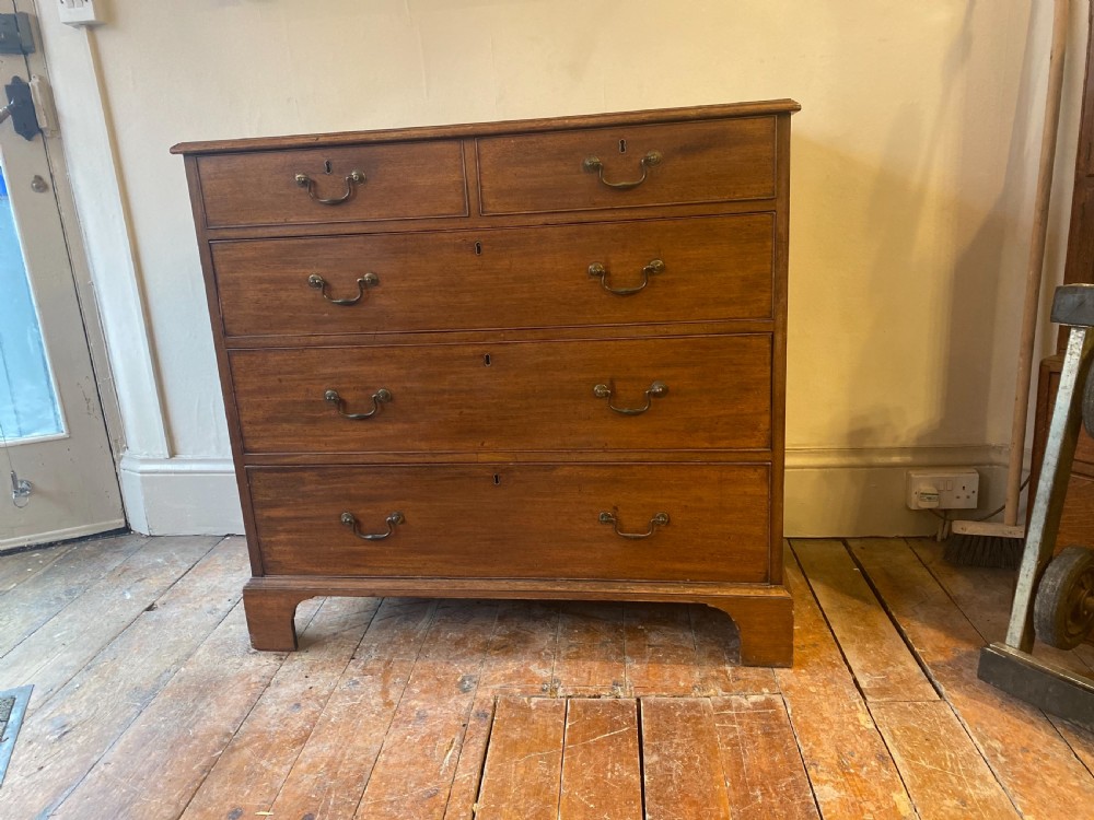 Georgian Mahogany chest of drawers  View VI
