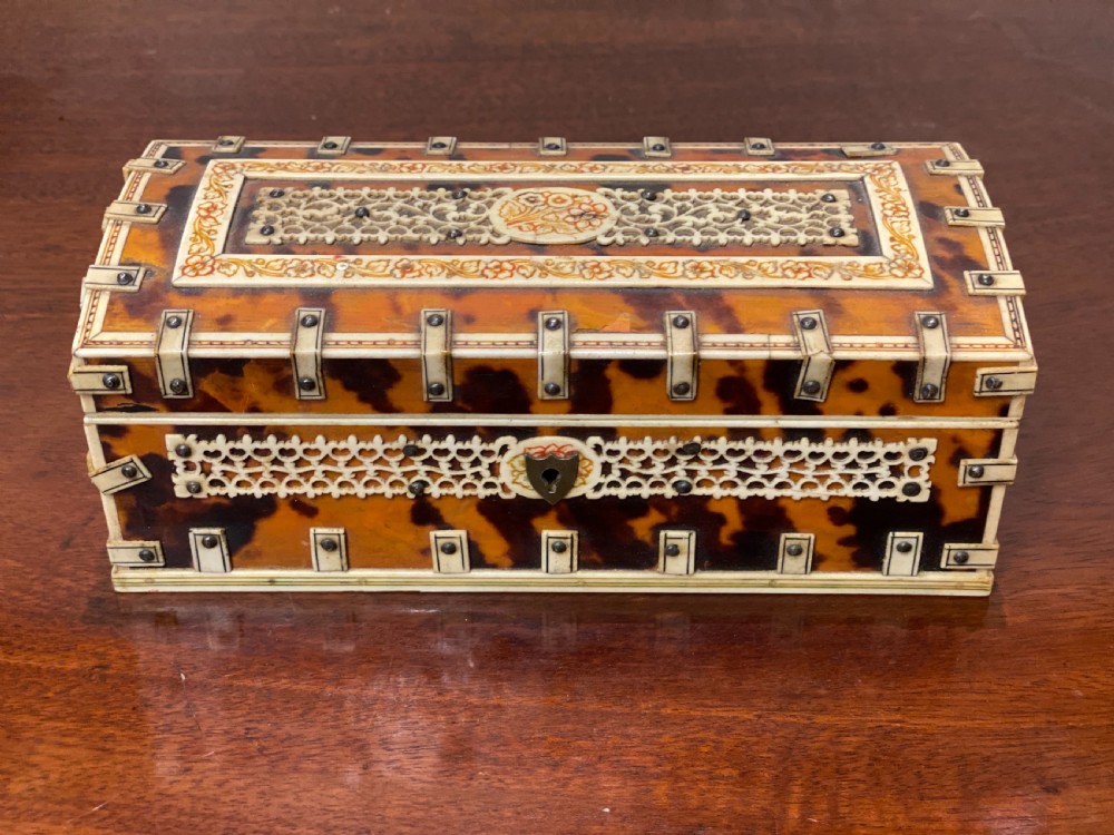 C19th tortoiseshell and ivory casket 