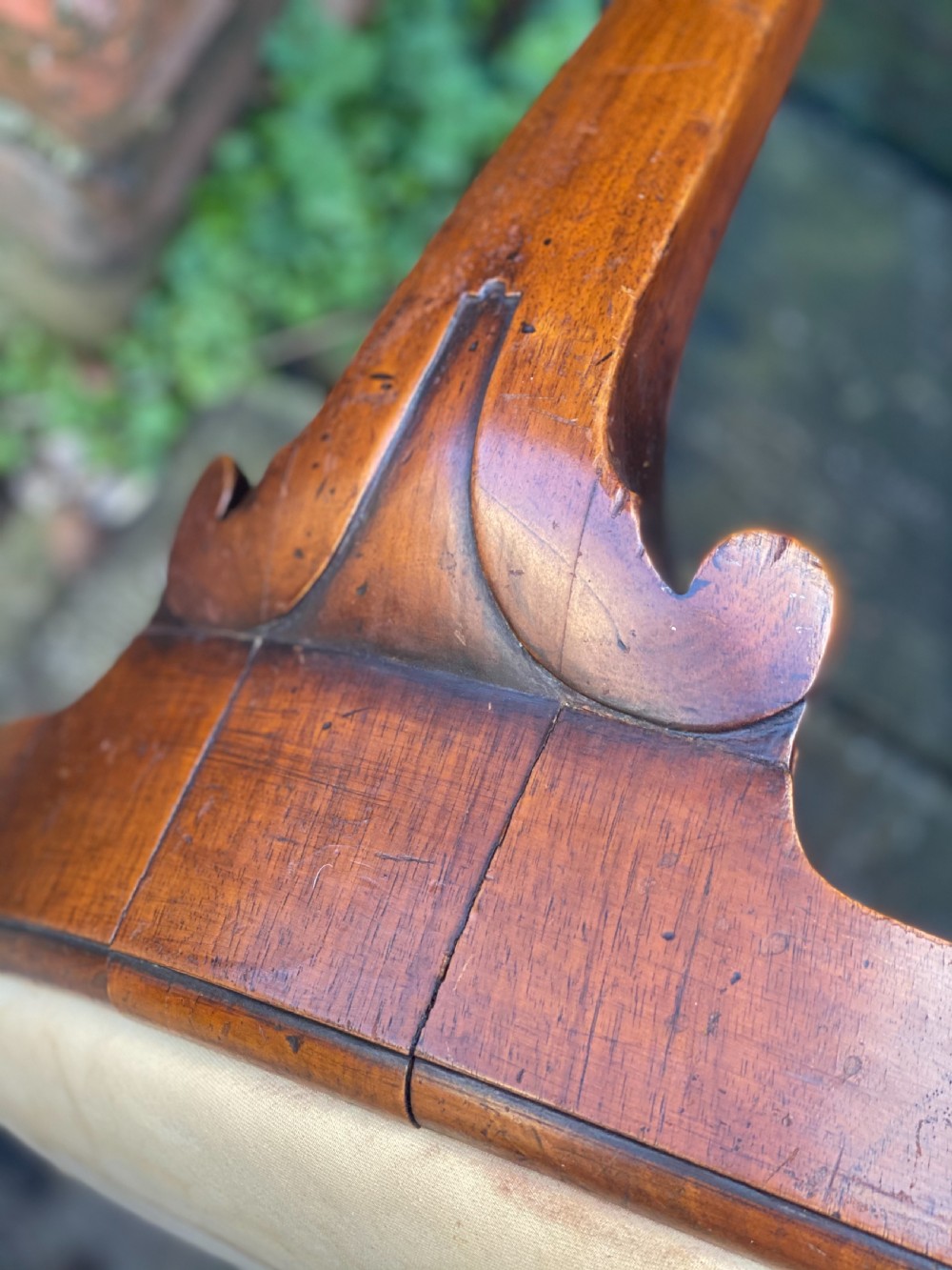 George I walnut oval stool View III