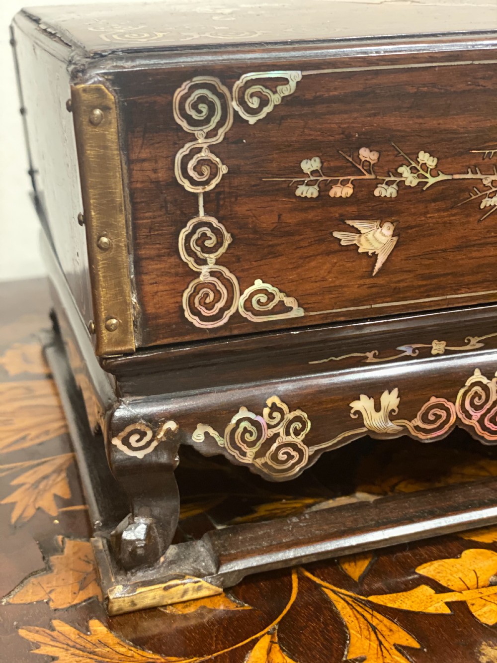 Chinese inlaid Huanghuali wood inlaid box  View III