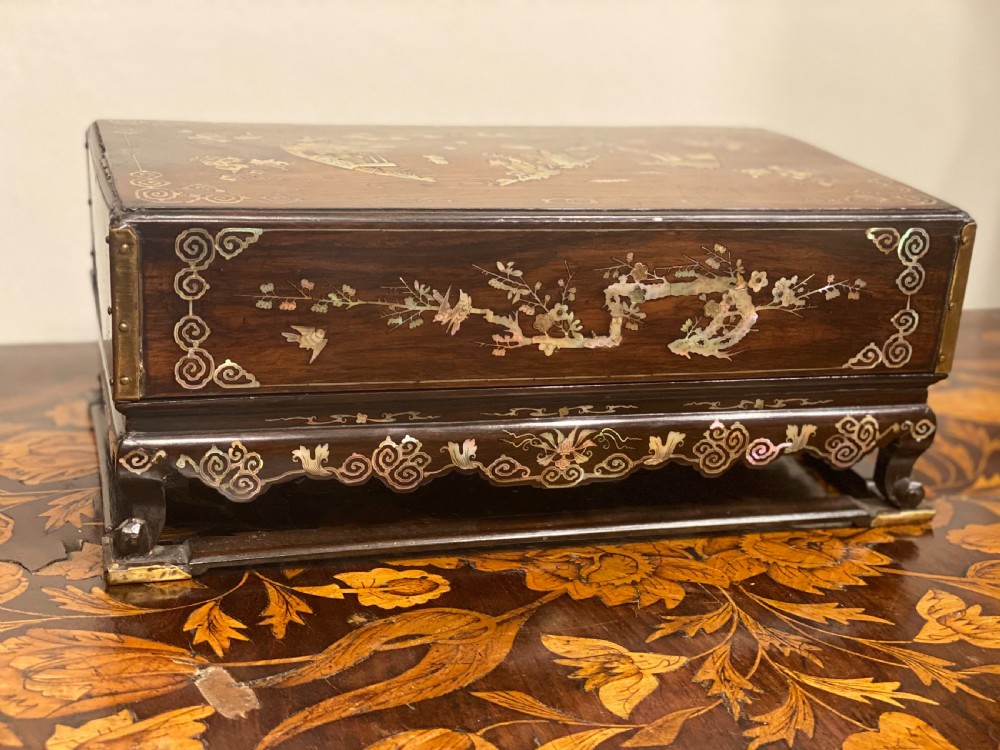 Chinese inlaid Huanghuali wood inlaid box  View IV