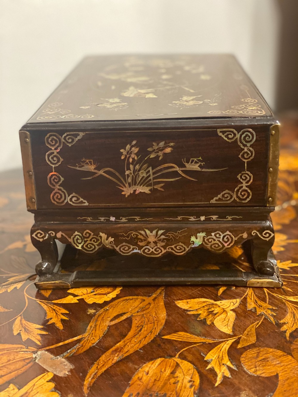 Chinese inlaid Huanghuali wood inlaid box  View VI