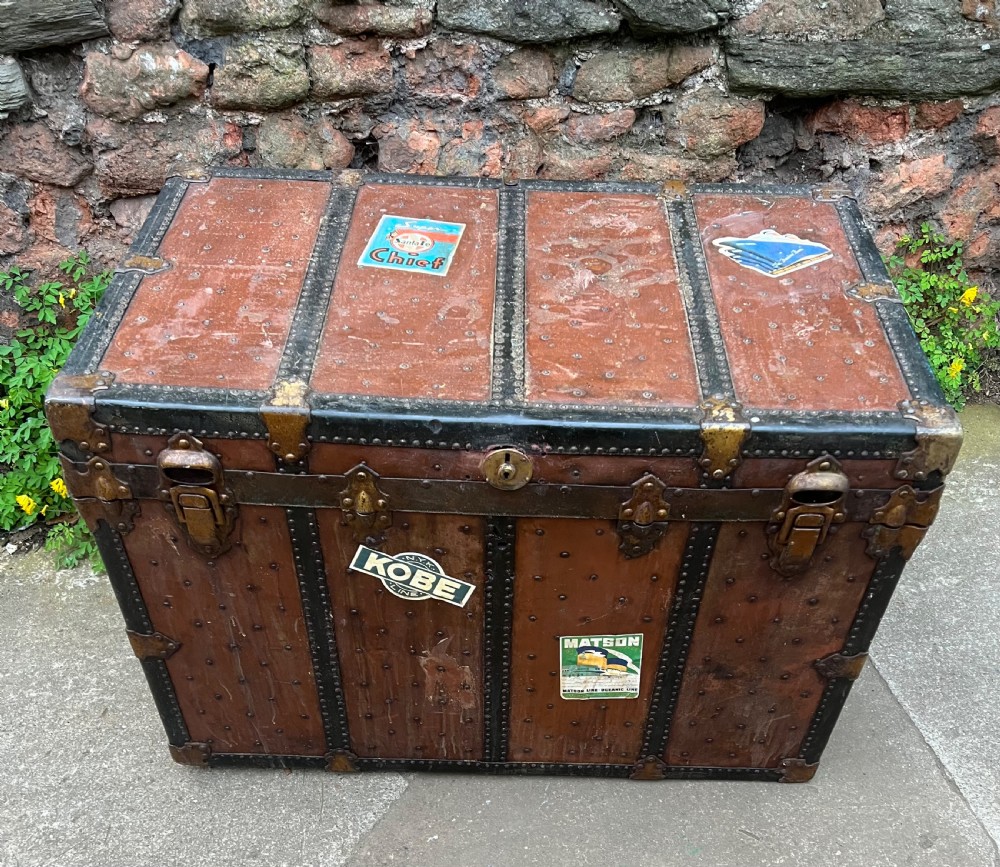 1930s travelling trunk  View III