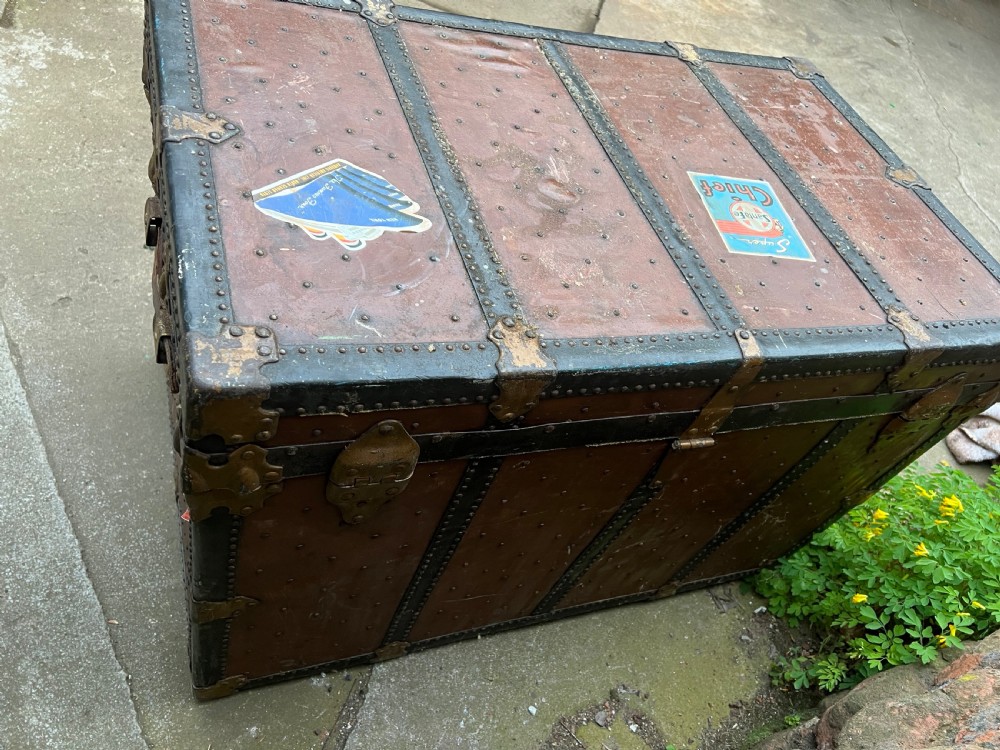 1930s travelling trunk  View VI
