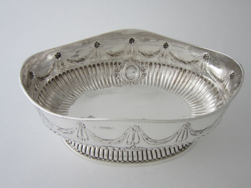 ANTIQUE VICTORIAN STERLING SILVER BOWL - ADDITIONAL PHOTO 3