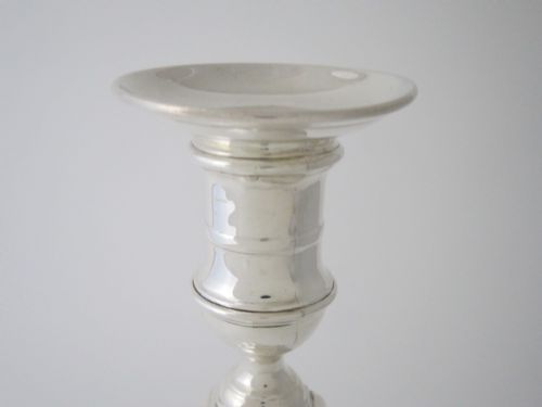 ANTIQUE GEORGE V STERLING SILVER CANDLESTICKS - ADDITIONAL PHOTO 4