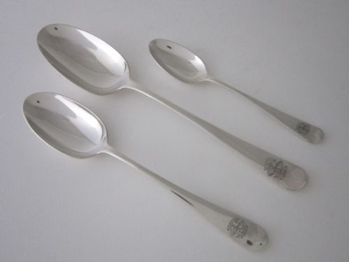 ANTIQUE VICTORIAN STERLING SILVER CANTEEN OF RAT TAIL CUTLERY - ADDITIONAL PHOTO 6