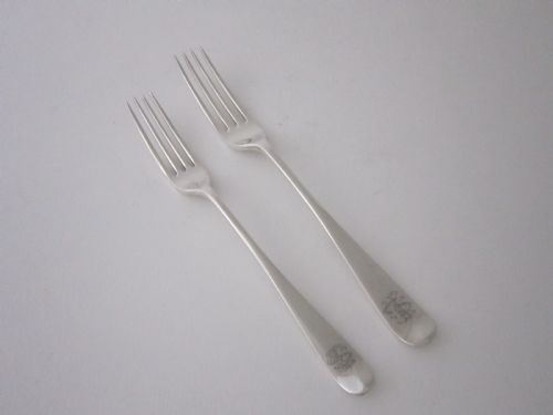 ANTIQUE VICTORIAN STERLING SILVER CANTEEN OF RAT TAIL CUTLERY - ADDITIONAL PHOTO 8