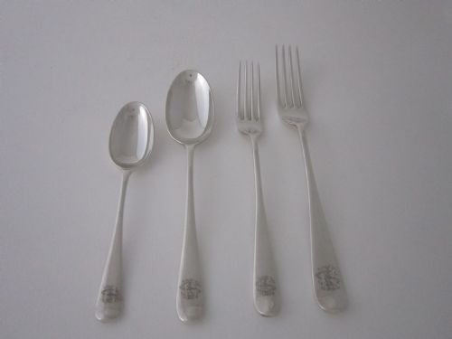 ANTIQUE VICTORIAN STERLING SILVER CANTEEN OF RAT TAIL CUTLERY - ADDITIONAL PHOTO 10