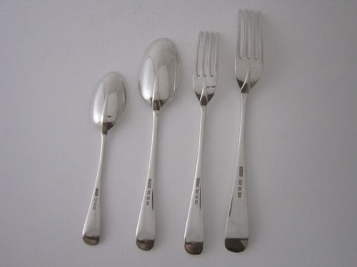 ANTIQUE VICTORIAN STERLING SILVER CANTEEN OF RAT TAIL CUTLERY - ADDITIONAL PHOTO 11