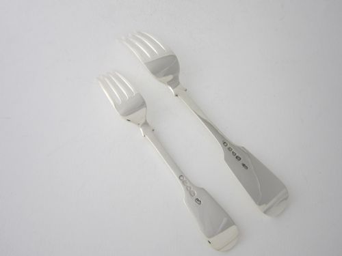 ANTIQUE VICTORIAN STERLING SILVER CANTEEN OF CUTLERY - ADDITIONAL PHOTO 4