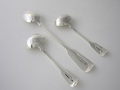 ANTIQUE VICTORIAN STERLING SILVER CANTEEN OF CUTLERY - ADDITIONAL PHOTO 9