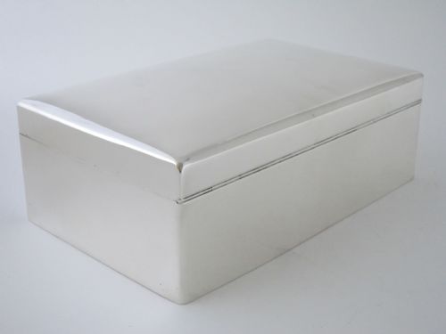 LARGE ANTIQUE GEORGE V STERLING SILVER CIGAR BOX - ADDITIONAL PHOTO 2