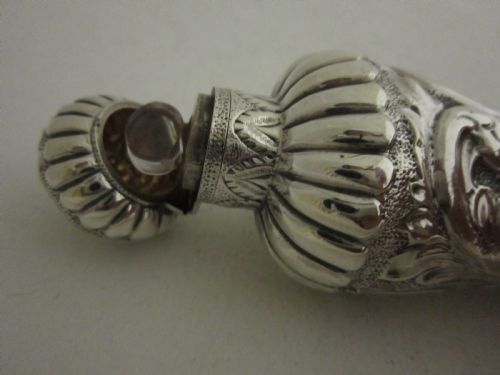 ANTIQUE VICTORIAN STERLING SILVER PERFUME BOTTLE - ADDITIONAL PHOTO 2