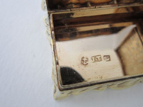 ANTIQUE VICTORIAN STERLING SILVER GILT VINAIGRETTE - ADDITIONAL PHOTO 7