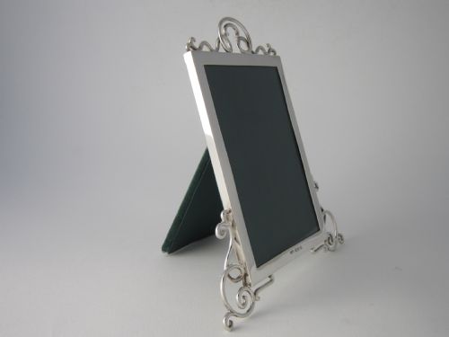 CHESTER ANTIQUE VICTORIAN STERLING SILVER PHOTOGRAPH FRAME - ADDITIONAL PHOTO 2