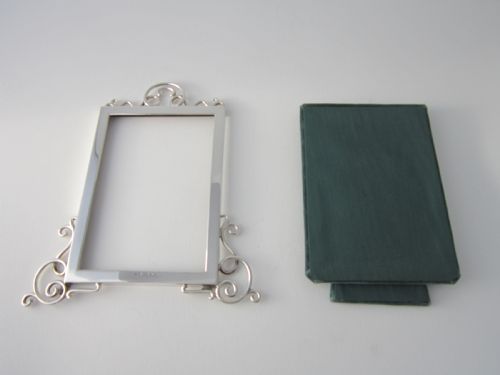 CHESTER ANTIQUE VICTORIAN STERLING SILVER PHOTOGRAPH FRAME - ADDITIONAL PHOTO 5