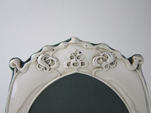 CHESTER ART NOUVEAU STERLING SILVER PHOTOGRAPH FRAME - ADDITIONAL PHOTO 3
