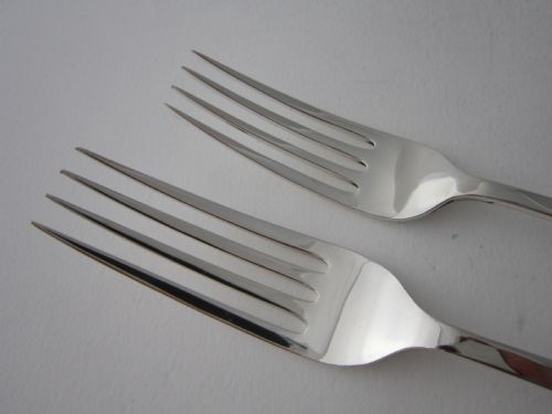 ELIZABETH II STERLING SILVER GLAMS PATTERN CANTEEN OF CUTLERY - ADDITIONAL PHOTO 9